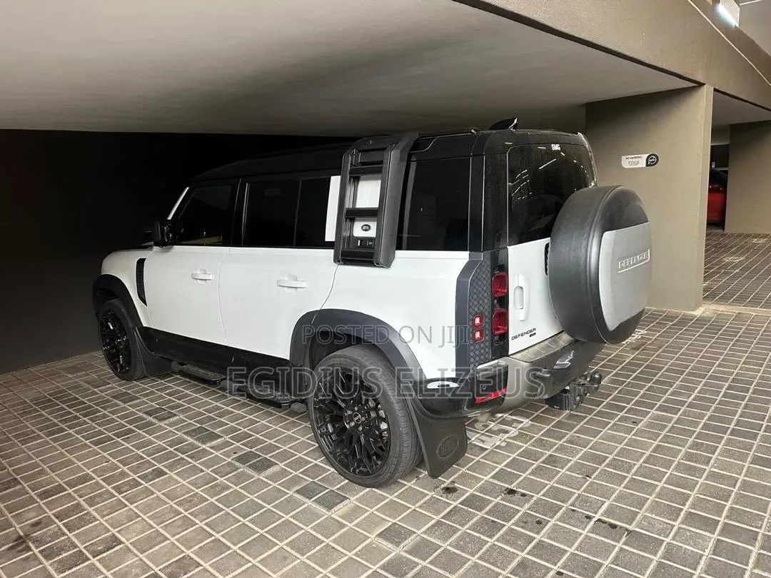 Land Rover Defender 2023 White