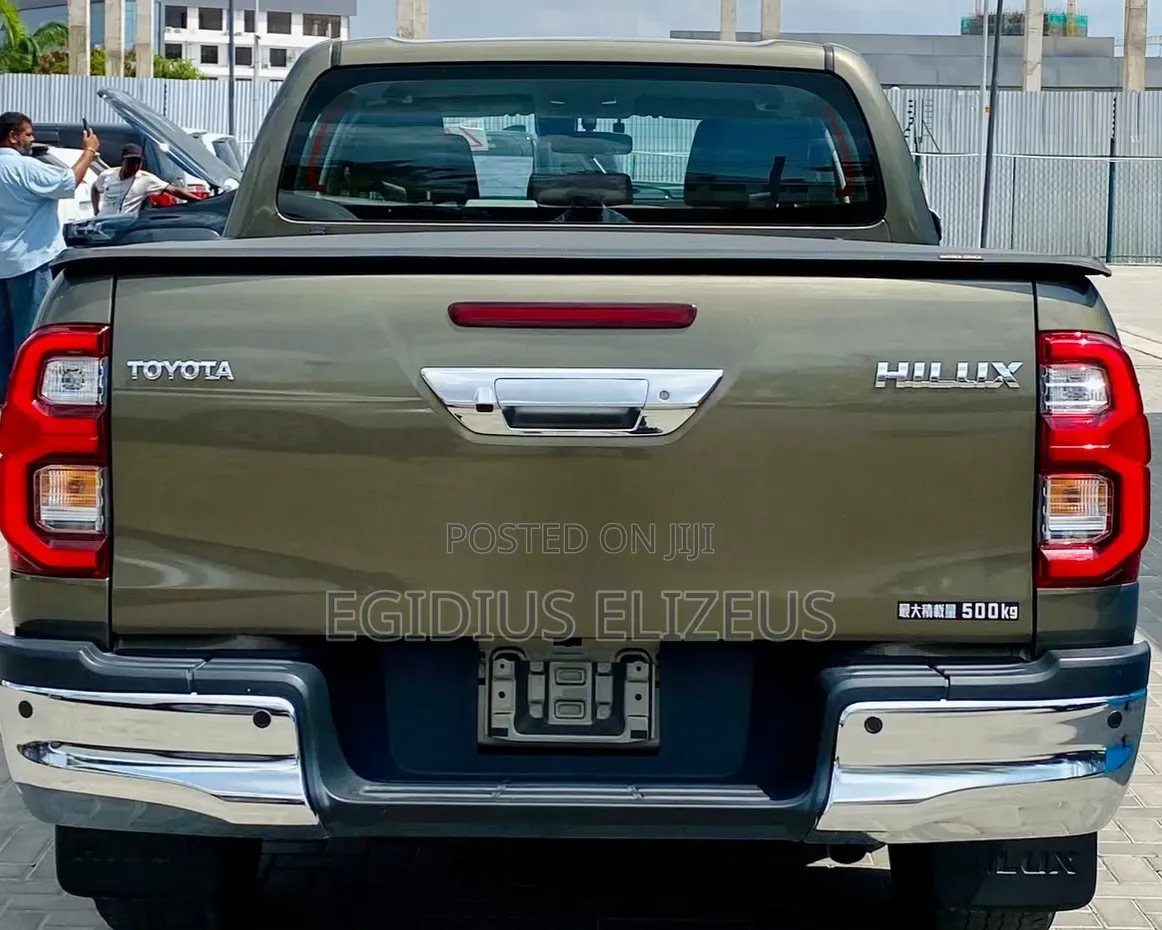 Toyota Hilux 2022 Beige