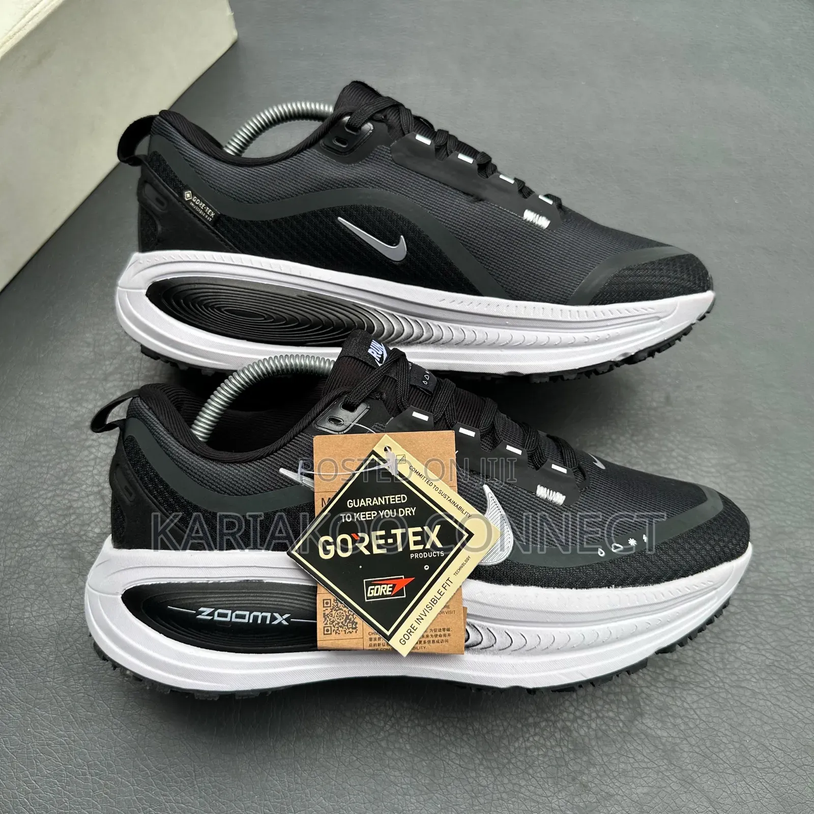 Looks Good Sneaker