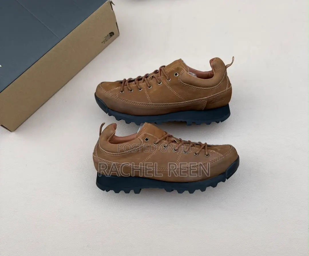 Boot Clarks Original Available
