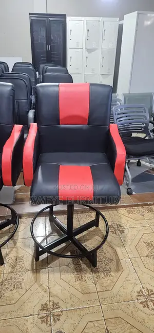 Kiti Cha Saloon