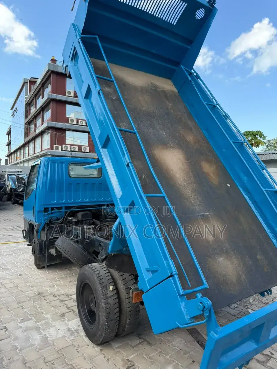 Mitsubishi Canter Dump 4d33