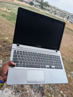 Laptop Samsung E452 8GB Intel Core i3 HDD 250GB