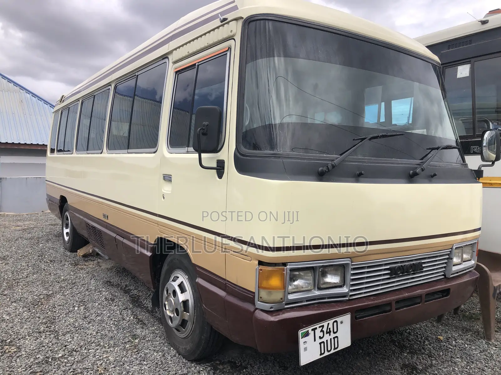 Toyota Coaster 2004 Orange