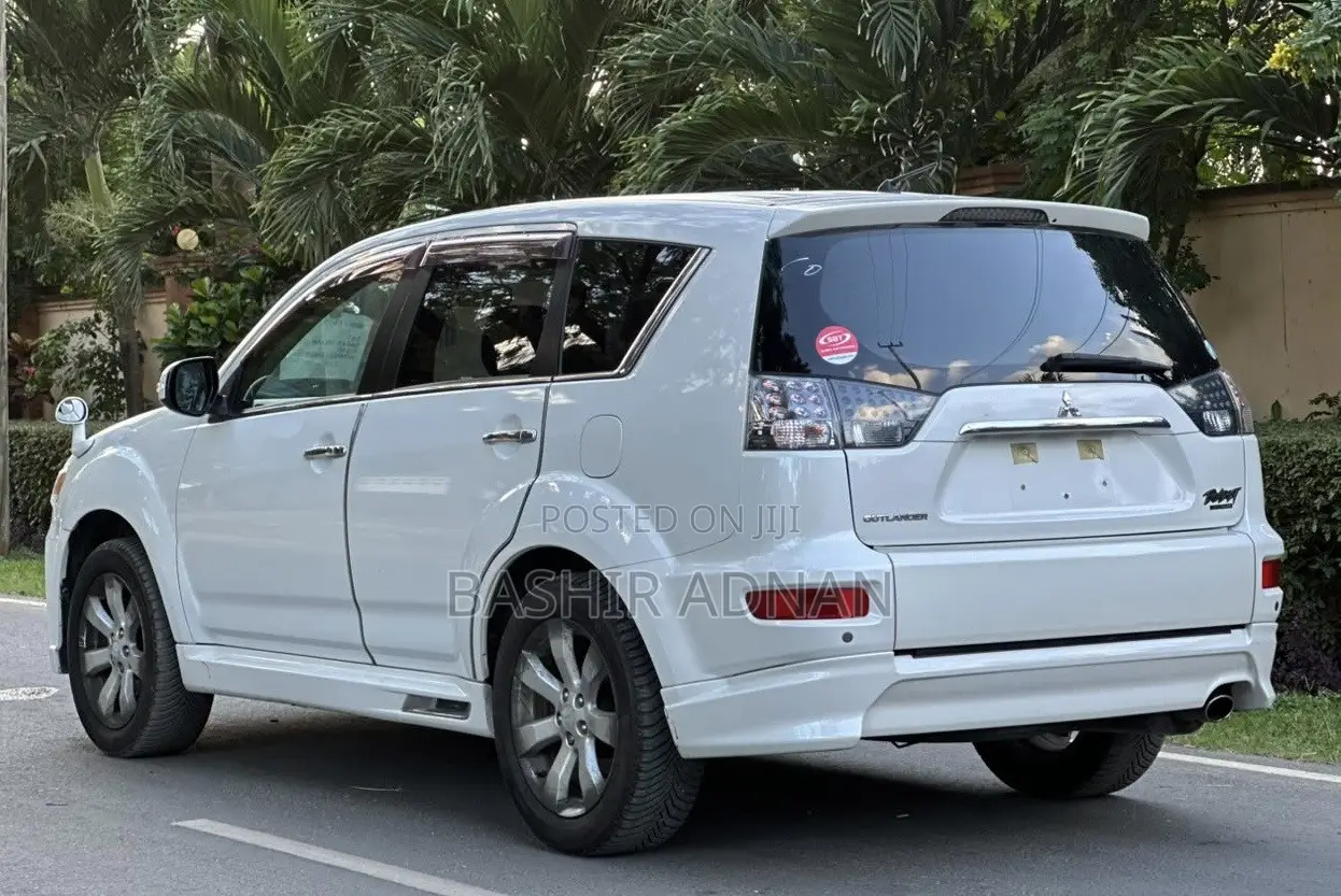 Mitsubishi Outlander 2011 Pearl