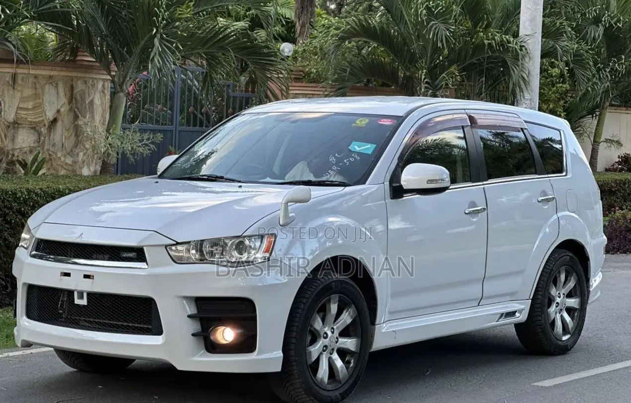 Mitsubishi Outlander 2011 Pearl