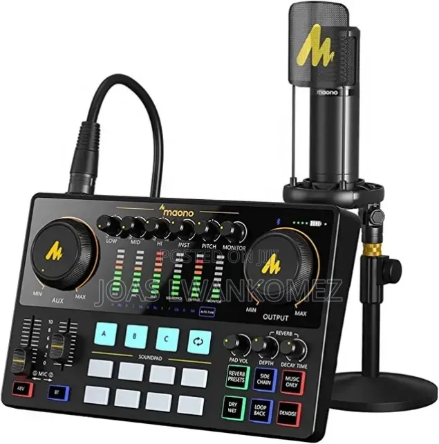 Maono Live Podcast Microphone Set.