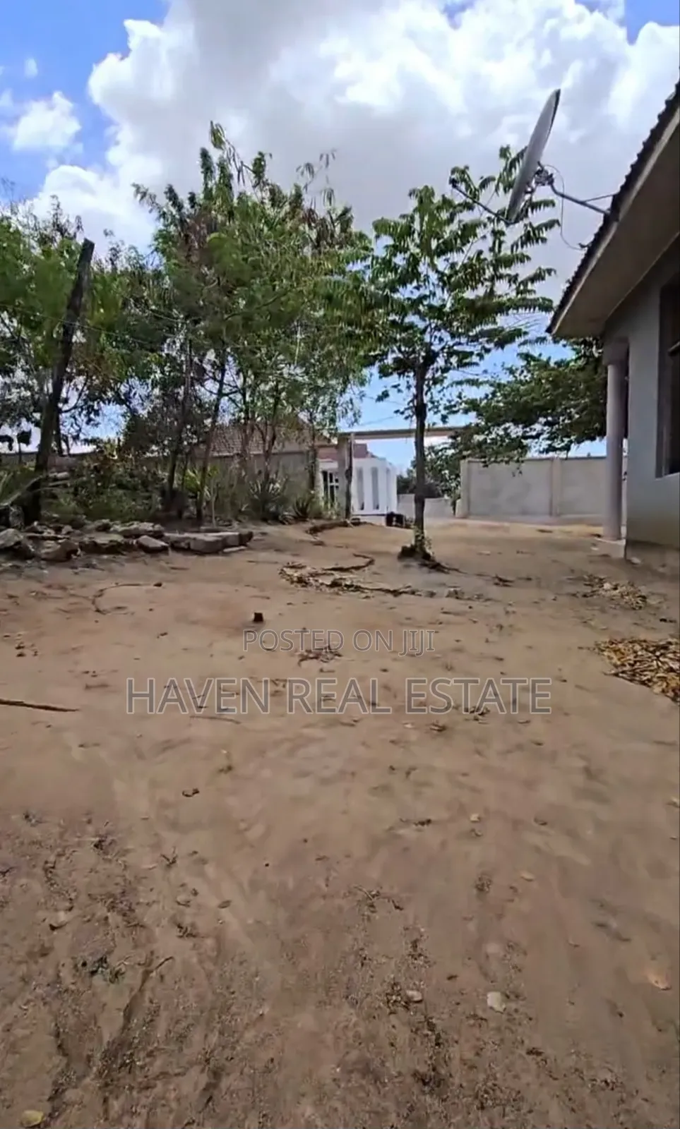 3bdrm House in Goba for sale