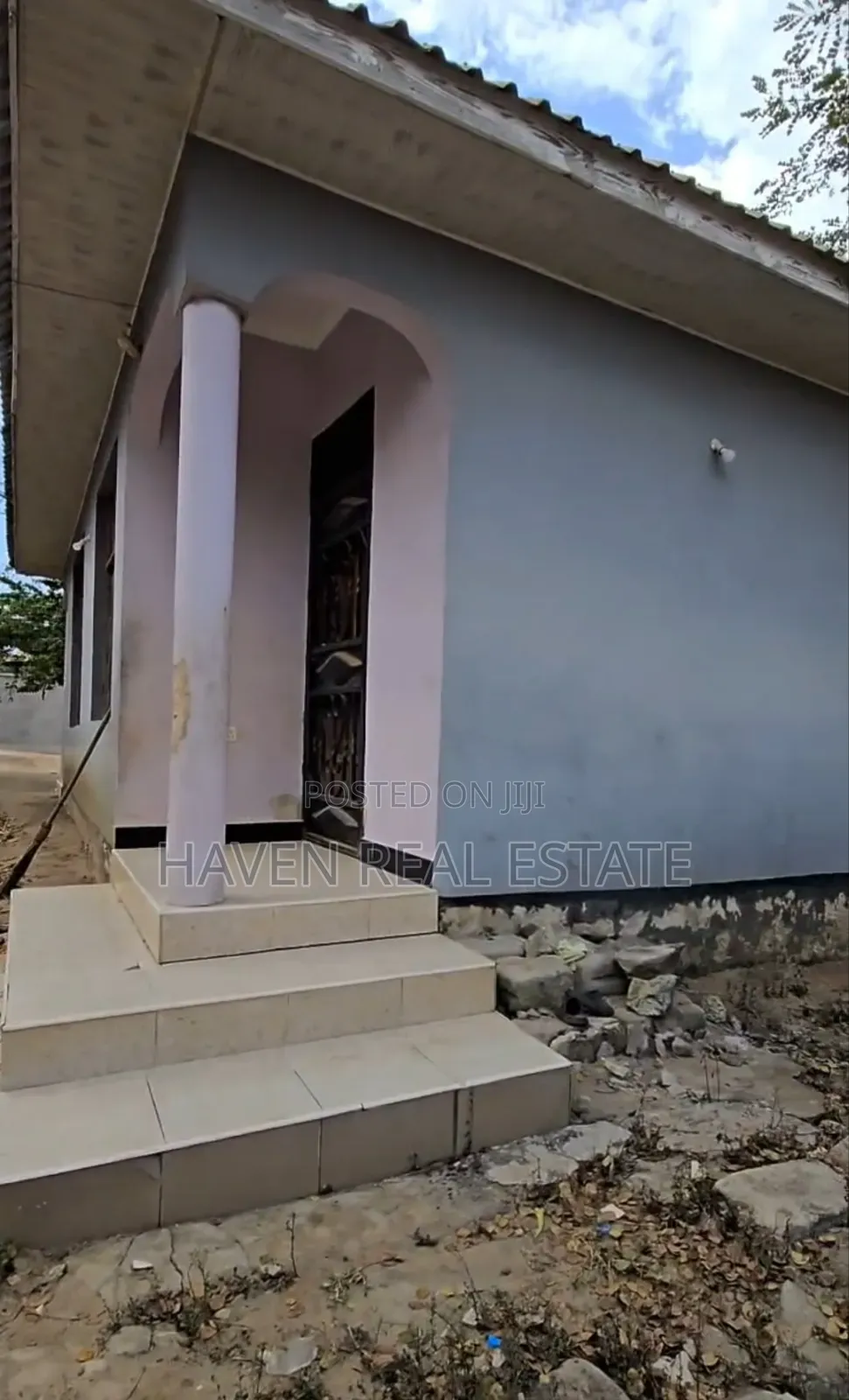 3bdrm House in Goba for sale