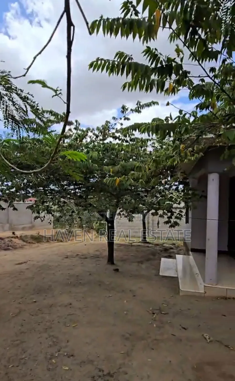 3bdrm House in Goba for sale