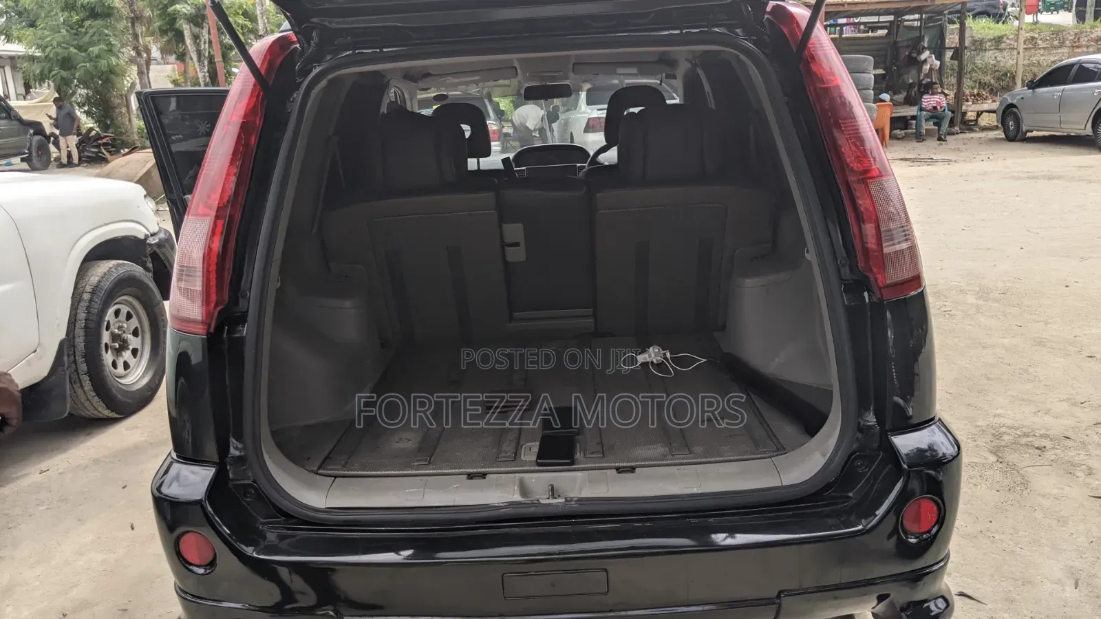 Nissan X-Trail 2.0 2007 Black
