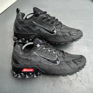 nike—quelvora Shoesbrand: Nike