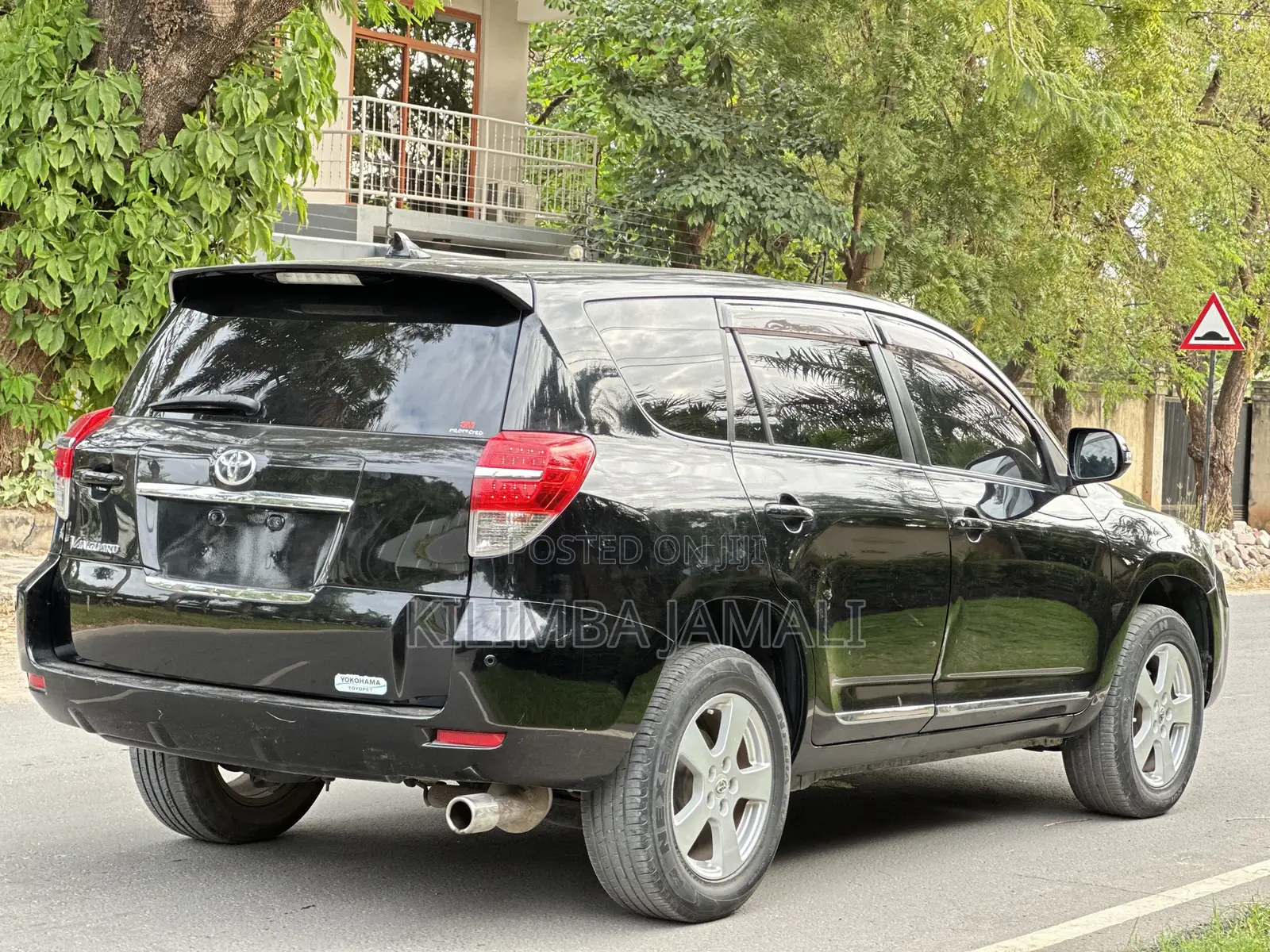 Toyota Vanguard 2010 Black