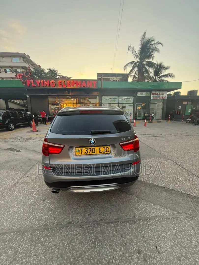 BMW X3 xDrive28i 4dr SUV AWD (2.0L 4cyl Turbo 8A) 2014 Gray