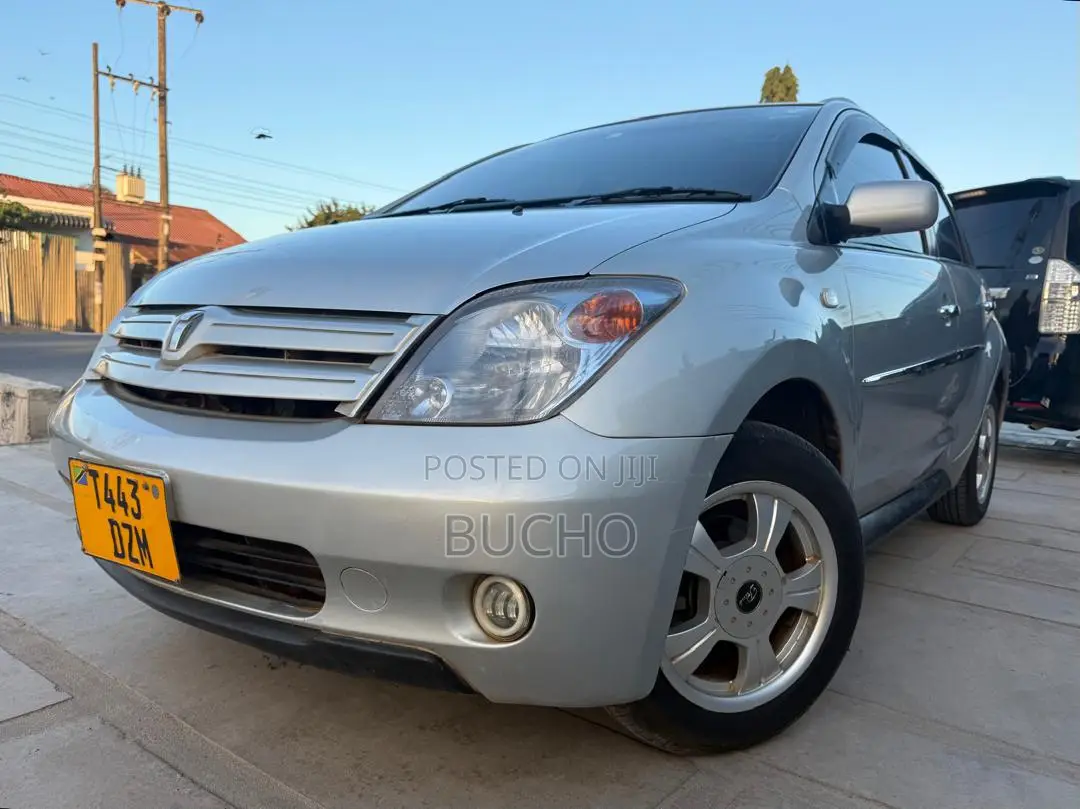 Toyota IST 2005 Silver