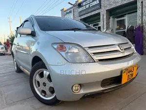 Toyota IST 2005 Silver