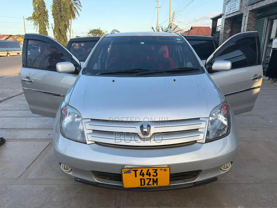 Toyota IST 2005 Silver