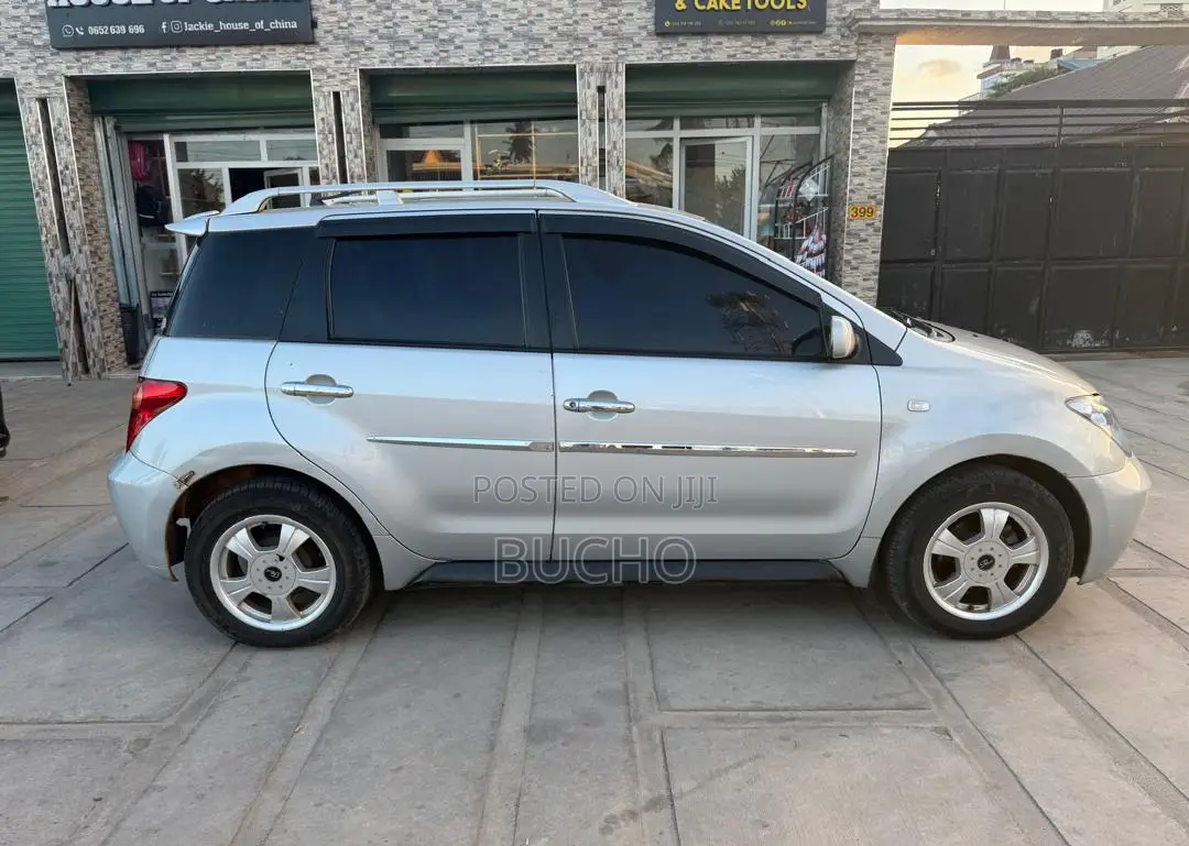 Toyota IST 2005 Silver