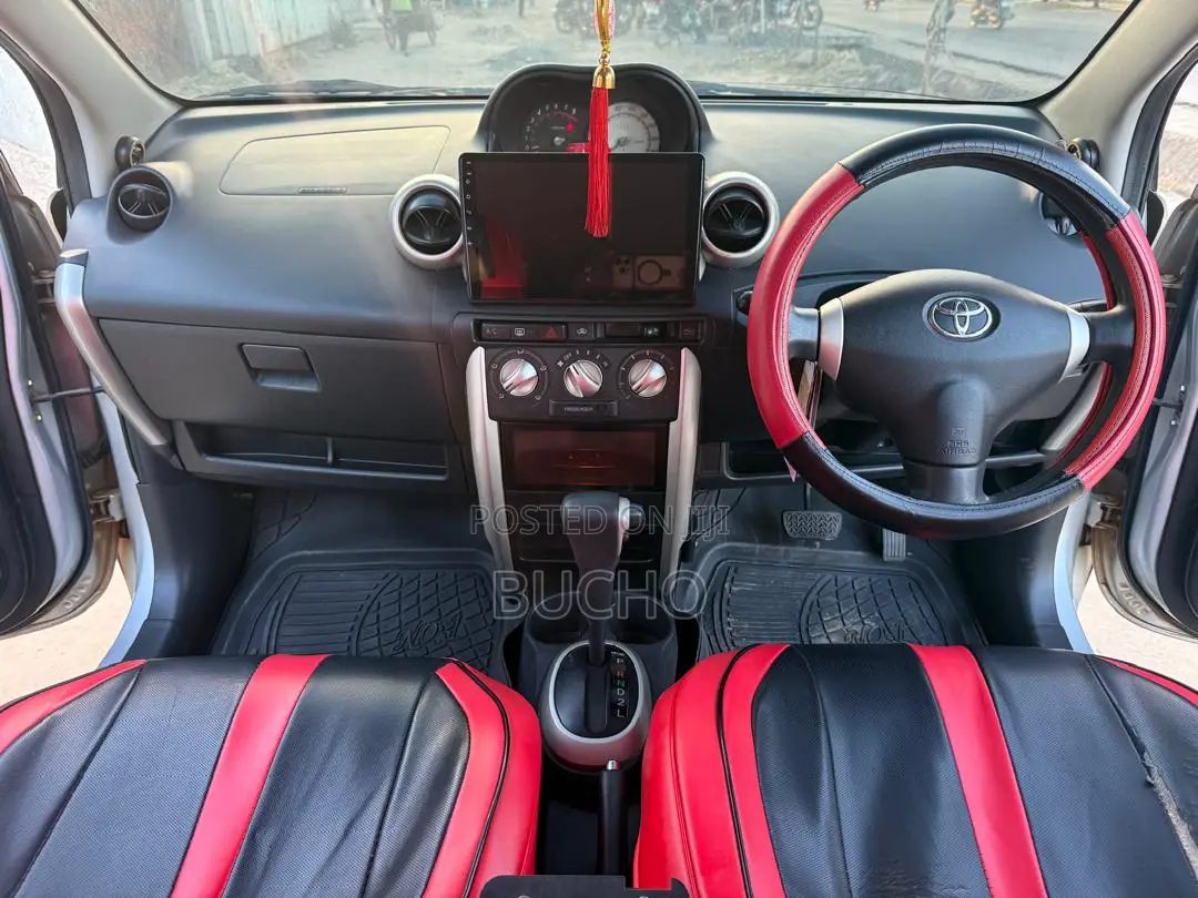 Toyota IST 2005 Silver