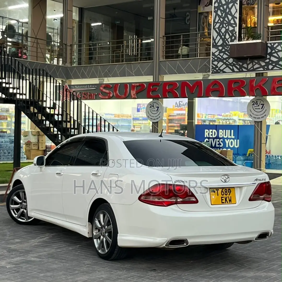 Toyota Crown 2009 White