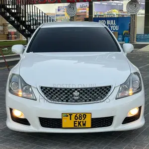 Toyota Crown 2009 White