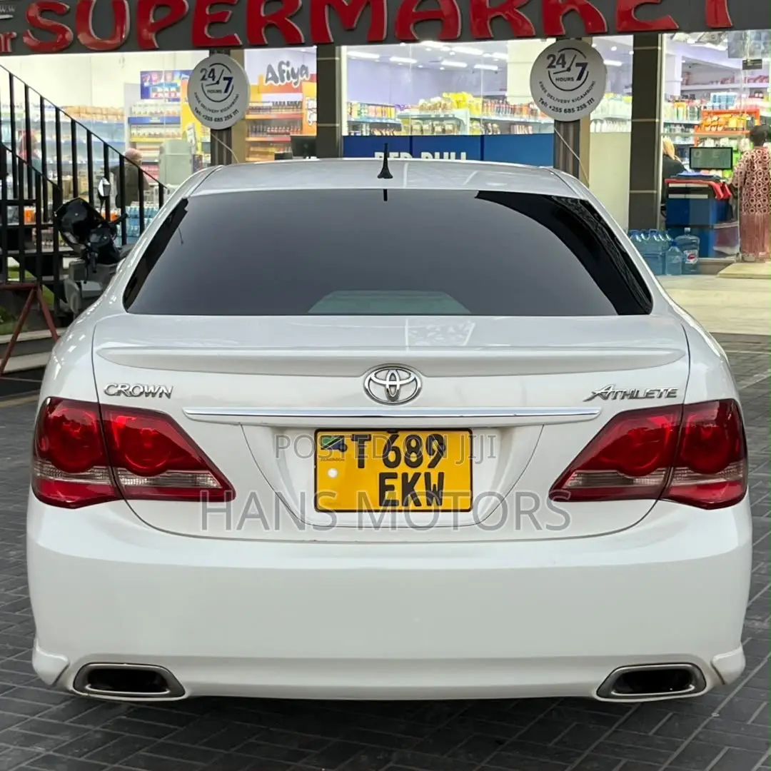 Toyota Crown 2009 White