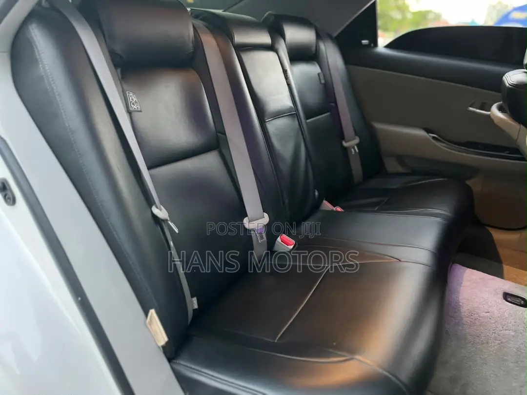 Toyota Crown 2009 White
