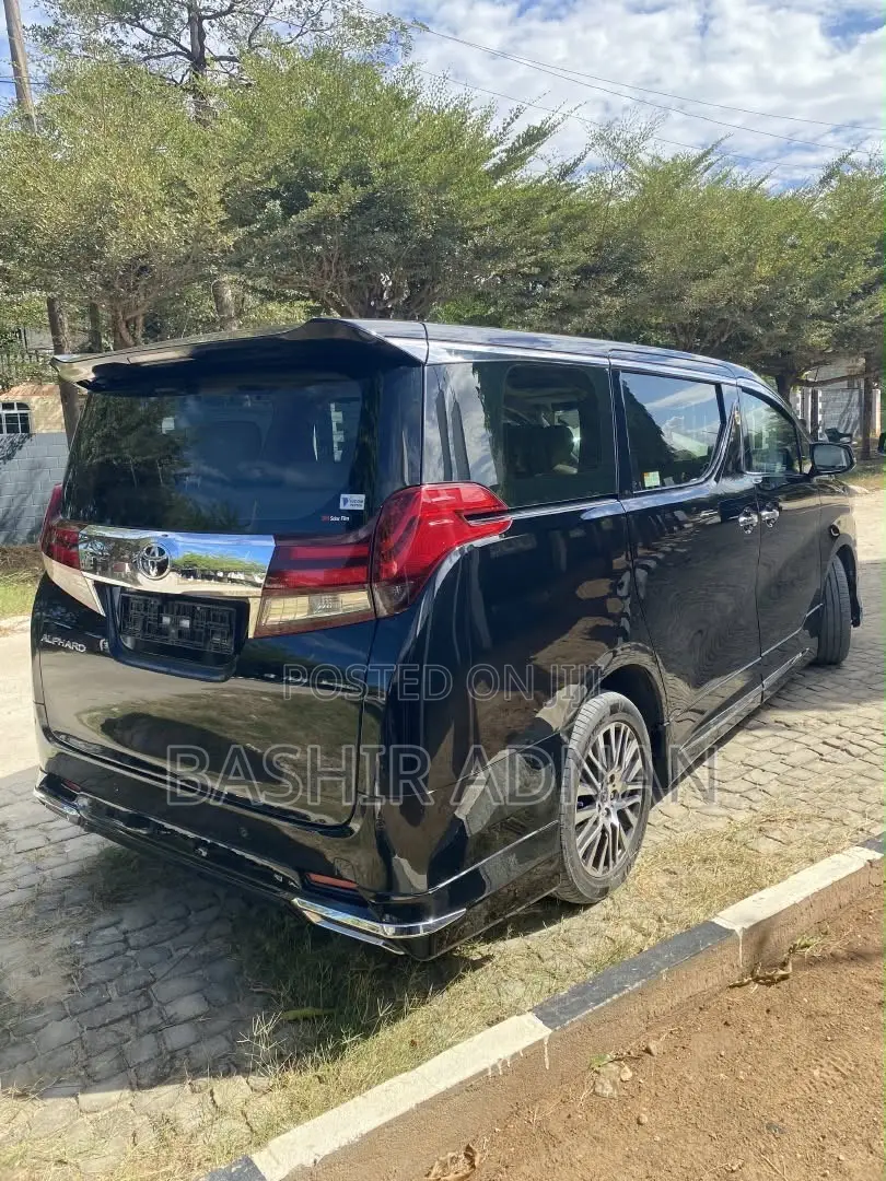 Toyota Alphard 2.5 Petrol AWD 2017 Black