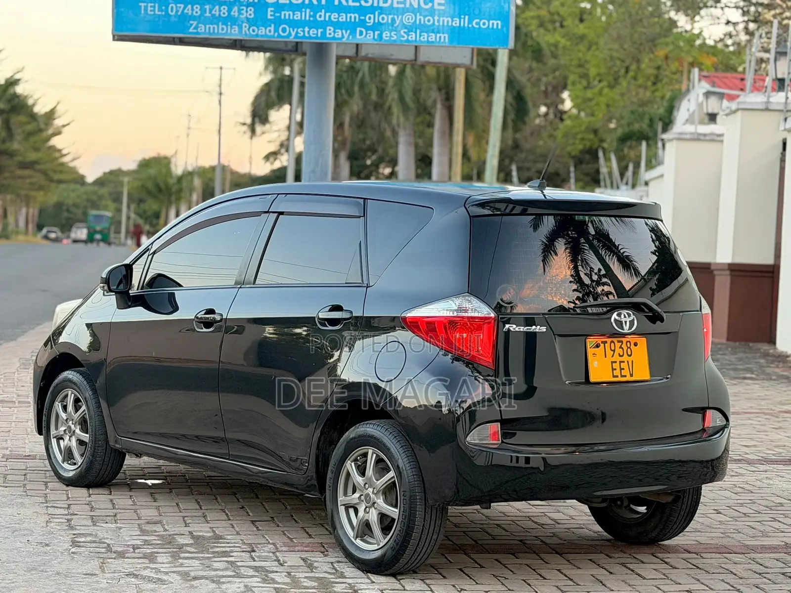 Toyota Ractis 2011 Black