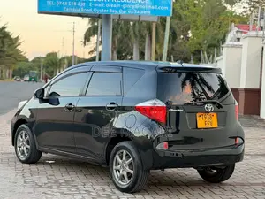 Toyota Ractis 2011 Black
