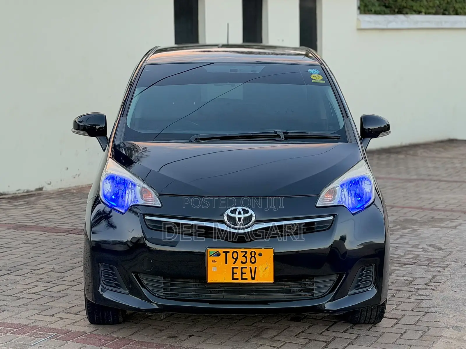 Toyota Ractis 2011 Black