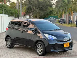 Toyota Ractis 2011 Black