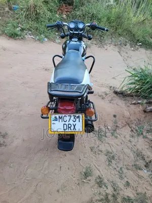 TVS HLX 125 2025 Black