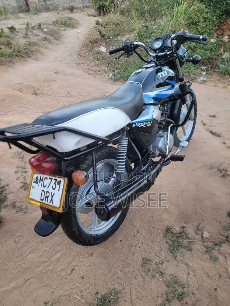 TVS HLX 125 2025 Black