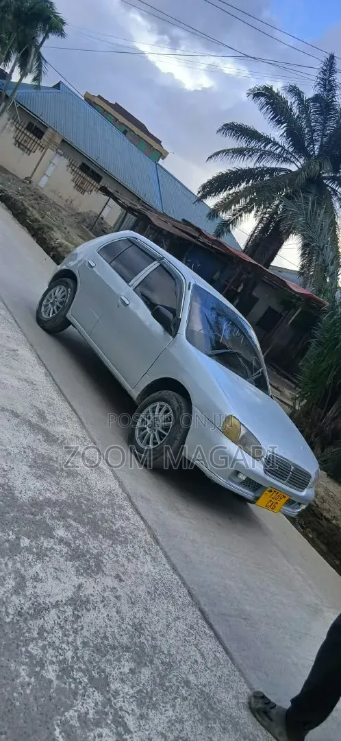 Toyota Starlet 2001 Silver