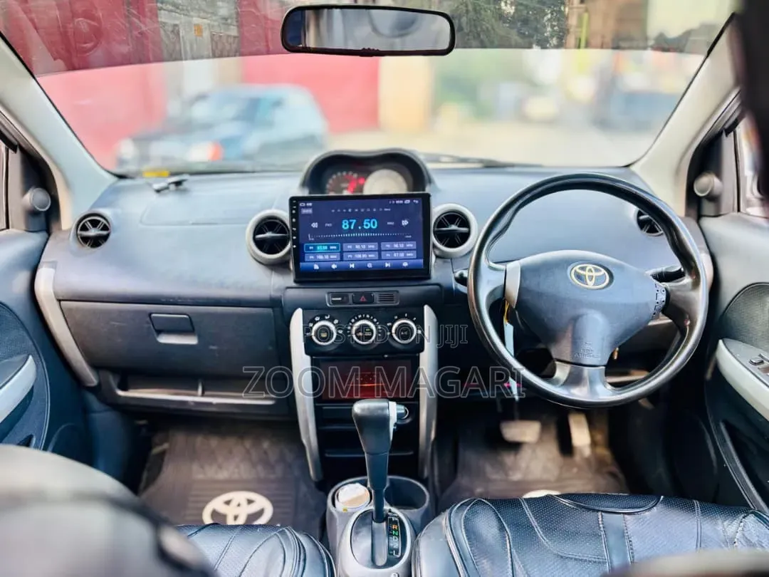Toyota IST 2003 Silver