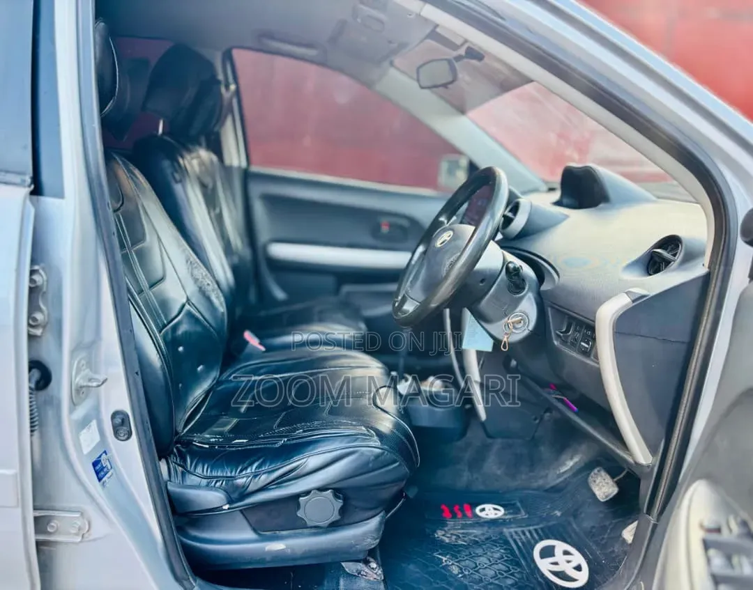Toyota IST 2003 Silver