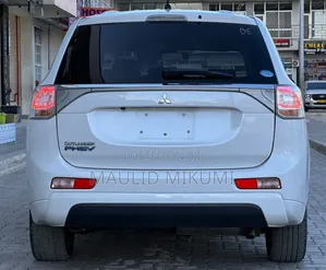 Mitsubishi Outlander 2013 White
