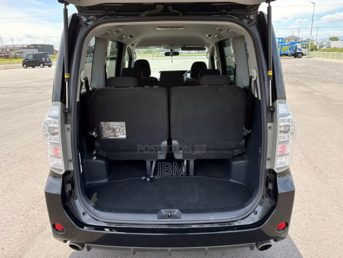 Toyota Voxy ZS G's 2WD 8-Seater 2010 Black