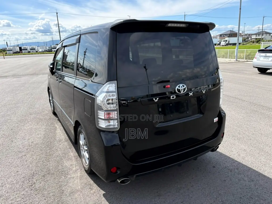 Toyota Voxy ZS G's 2WD 8-Seater 2010 Black