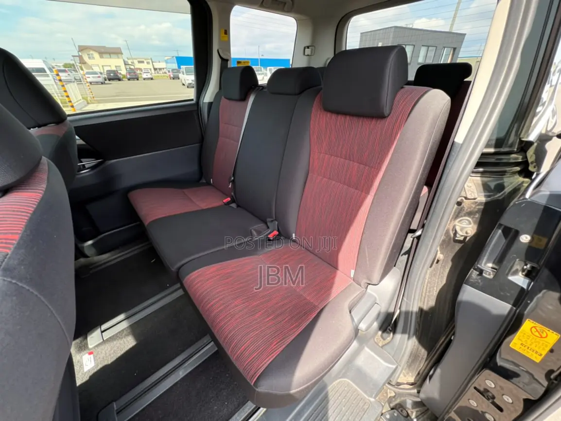 Toyota Voxy ZS G's 2WD 8-Seater 2010 Black