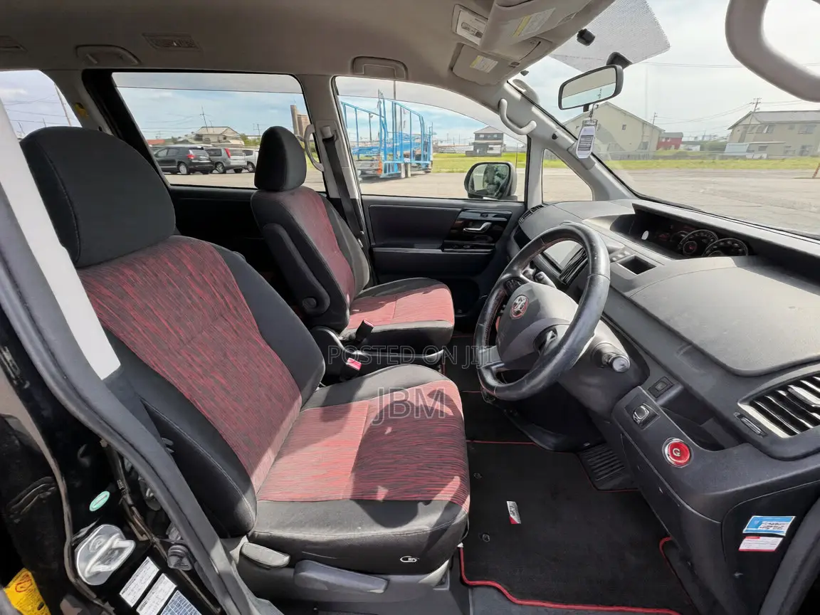 Toyota Voxy ZS G's 2WD 8-Seater 2010 Black