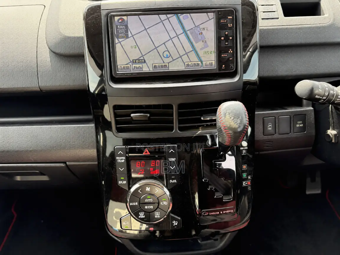 Toyota Voxy ZS G's 2WD 8-Seater 2010 Black