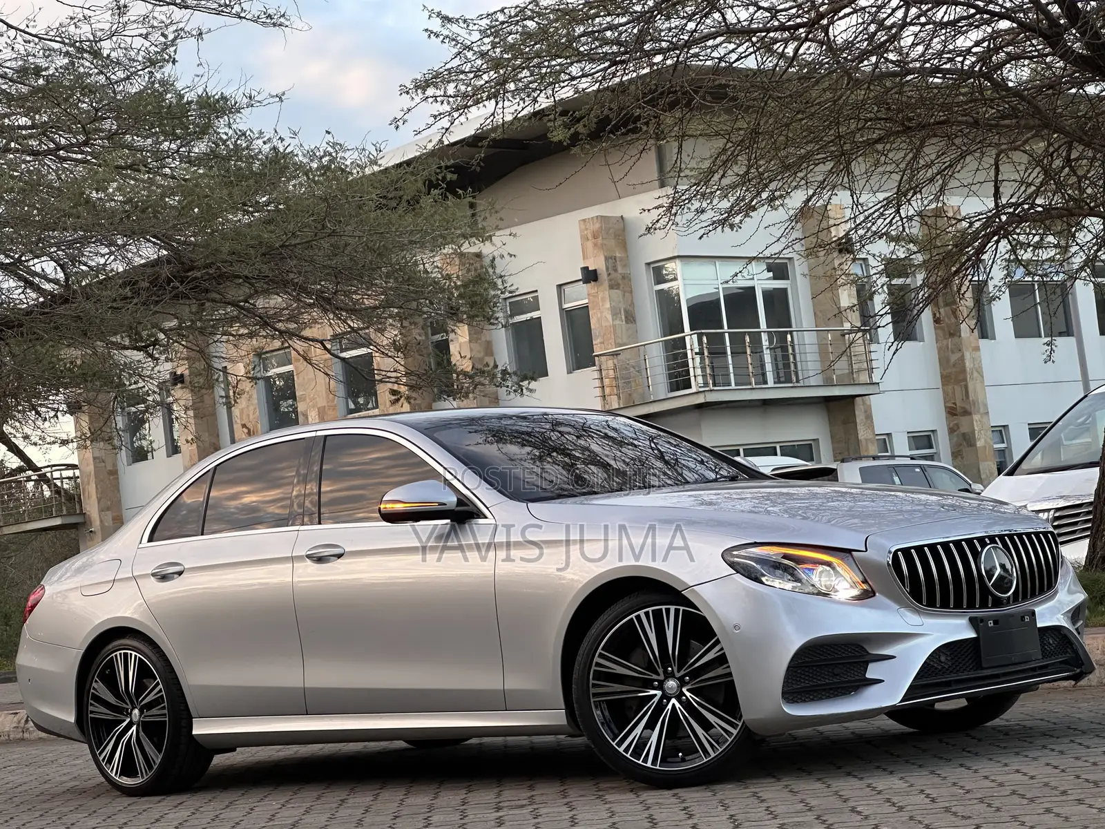 Mercedes-Benz E200 2016 Silver