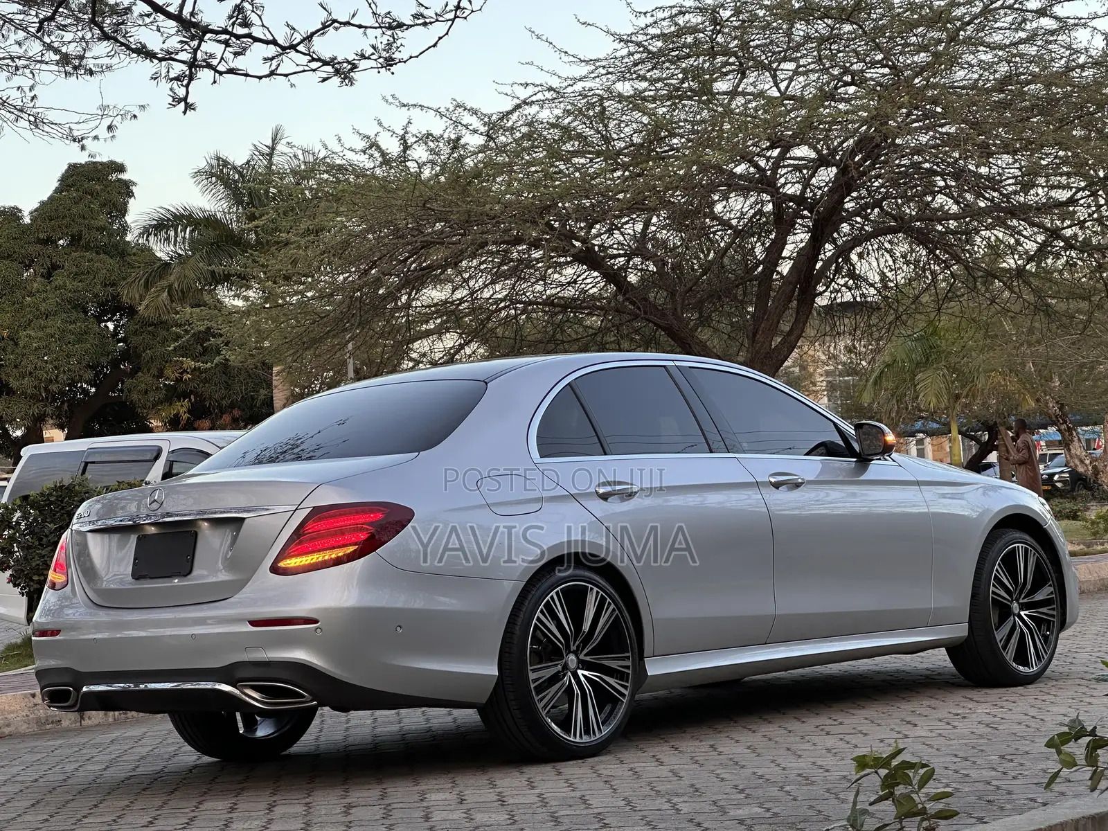 Mercedes-Benz E200 2016 Silver
