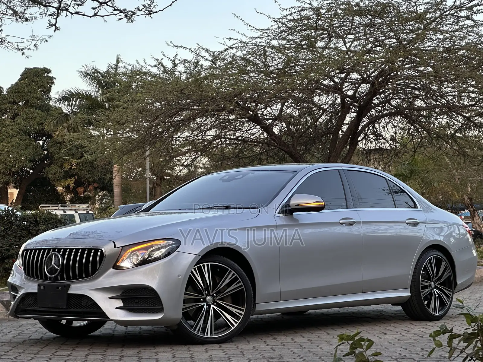 Mercedes-Benz E200 2016 Silver