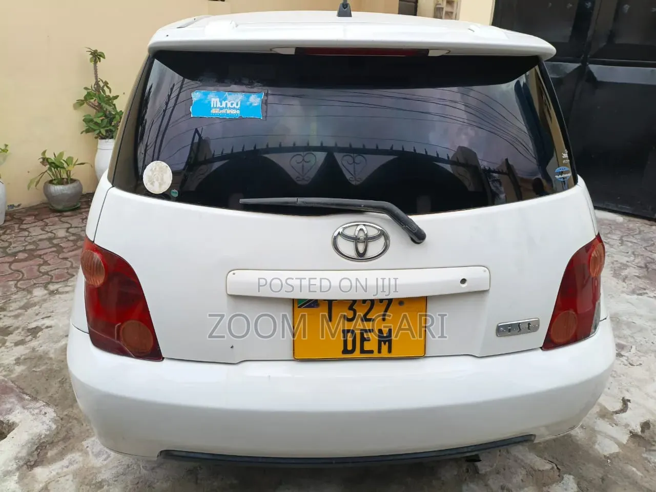 Toyota IST 2003 White