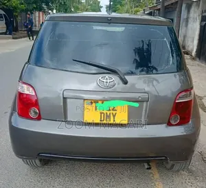 Toyota IST 2002 Gray