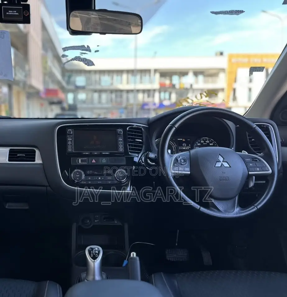 Mitsubishi Outlander 2013 White