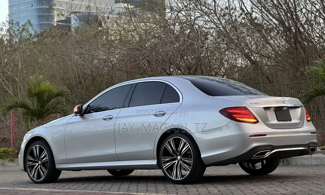Mercedes-Benz C200 2016 Silver